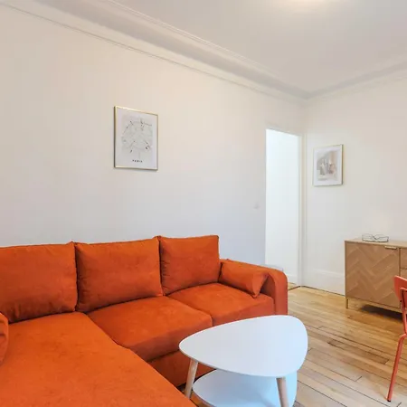 Apartment Cozy Parisian Retreat In The Heart Of The City *