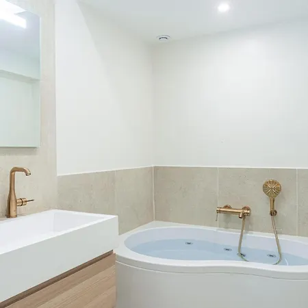 Apartment Lavie Maison Ac & Jacuzzi