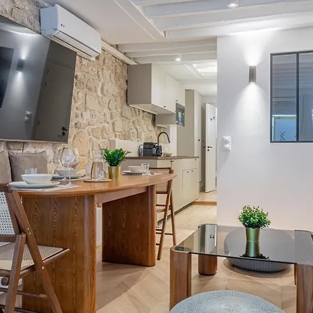 Lavie Maison Ac & Jacuzzi Apartment