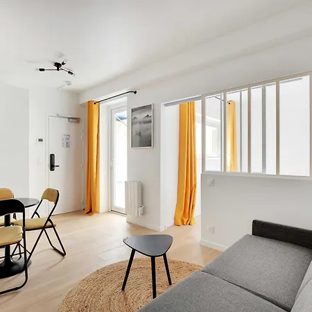 Republique Holiday home *