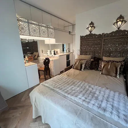 Apartment Tour Eiffel