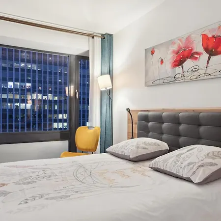 Luxury 75m2 With Eiffel Tower View, 1 Min Metro, Parking * Paris