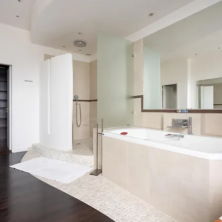 Apartment Luxury 4 Bedroom Eiffel Tower View Paris