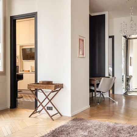 Daire Luxury 4 Bedroom Eiffel Tower View Paris