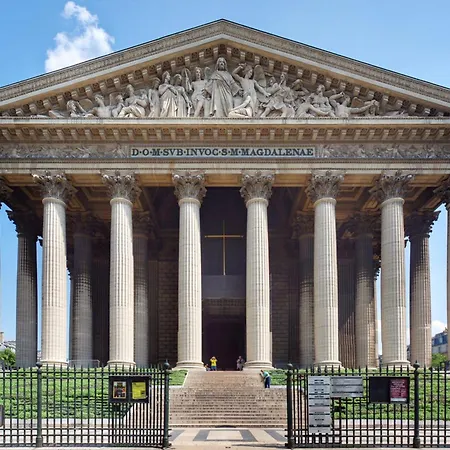 Luxury Family Getaway Near Place Vendome Paris