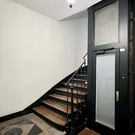 Luxury Family Getaway Near Place Vendome
