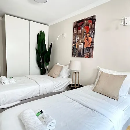 Luxury Family Getaway Near Place Vendome
