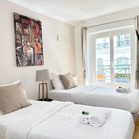 Luxury Family Getaway Near Place Vendome *
