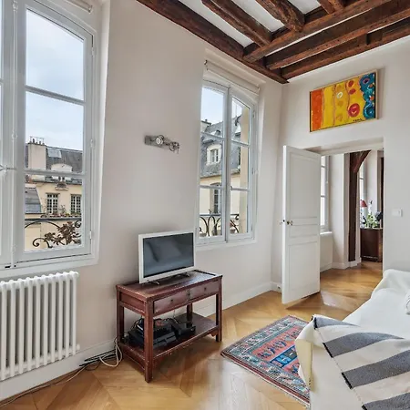 Le Marais & Place Des Vosges - 3br - Cityapartmentstay Apartment