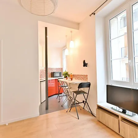 Au Coeur Du Marais - Iv Apartment *