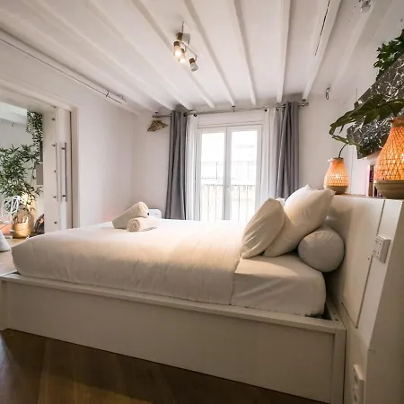 Saint-germain-des-pres Story Apartment
