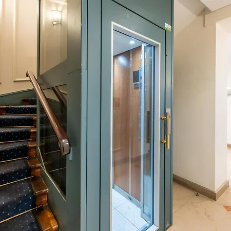 Charming 4 Guests At Galeries Lafayette And Printemps 9th Ard With Air Conditioning * Paris