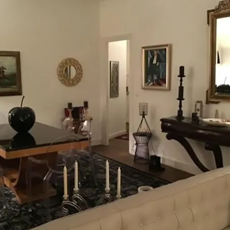 Charming With Eiffel Tower View Apartment