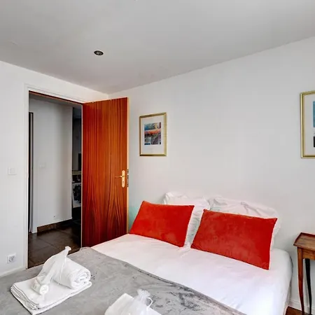 259 Suzy - Superb Duplex In Paris