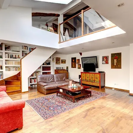 259 Suzy - Superb Duplex In * Paris