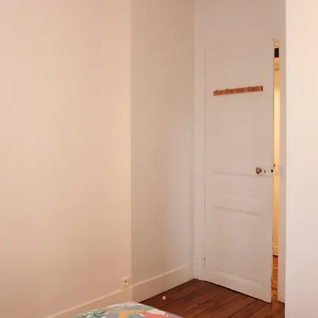 Apartment Cute Flat In Montmartre Paris