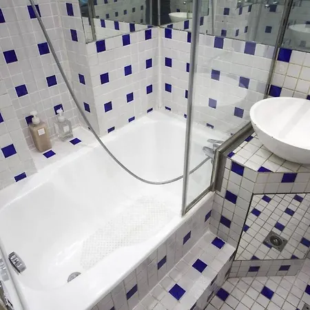 Apartment Faubourg Chic