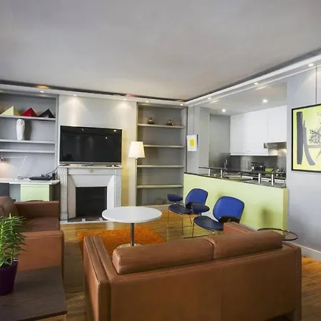 Faubourg Chic Apartment Paris