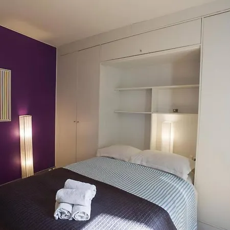 Faubourg Chic Apartment Paris