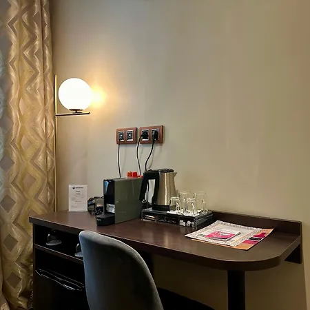 Hotel Western Empire Elysees 3*