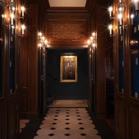 Maison Proust, & La Paris