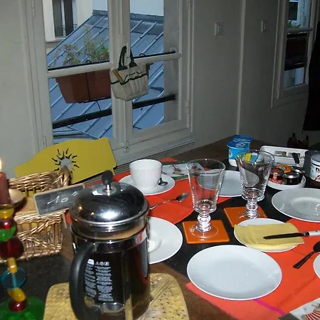 Frühstückspension D'hote Des Artistes