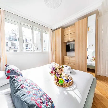 Superb Trocadero Eiffel Tower Apartment *