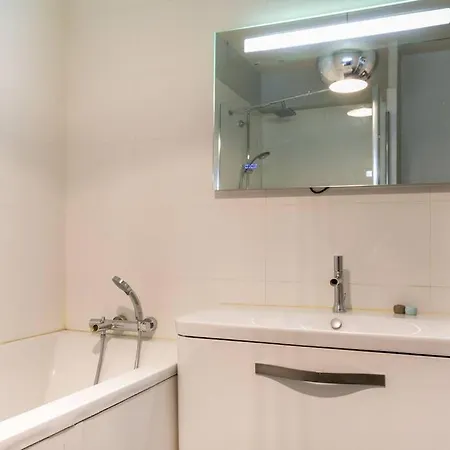 Amazing Premium Flat, Fantastic Location, 1290 Sqf Apartment *