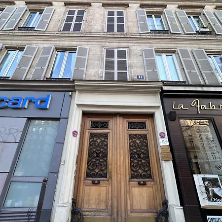 Marais Rooftop Studio - Metro Filles Du Calvaire Apartment Paris