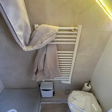 Marais Rooftop Studio - Metro Filles Du Calvaire Apartment Paris