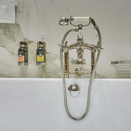 Le Robinet D'or Hotel 3*