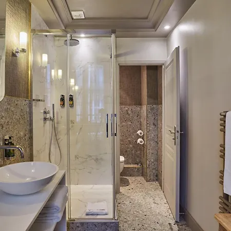 Le Robinet D'or Hotel