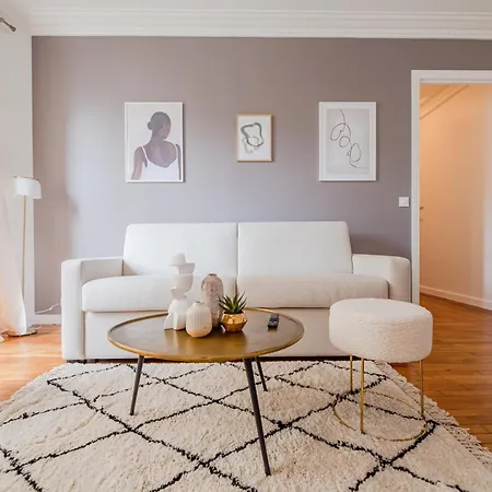 Flat In Near Sacre Coeur *