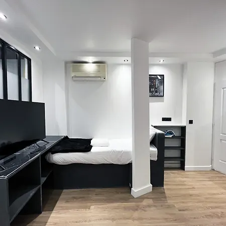 Apartment Urban Flat 173 - Charming Flat Atelier Gaite Montparnasse Paris