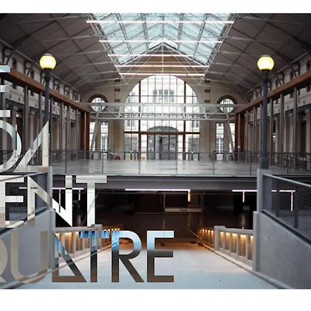 Loft Character With A View Of Court Appartement Parijs