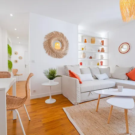 Stunning Flat In Apartment *