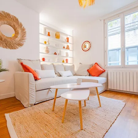 Stunning Flat In Apartment Paris