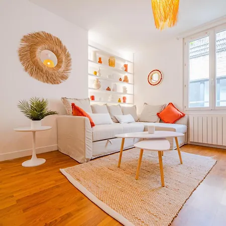 Stunning Flat In Apartment Paris