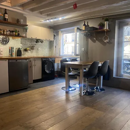 Studio Canal Saint Martin Apartment Paris