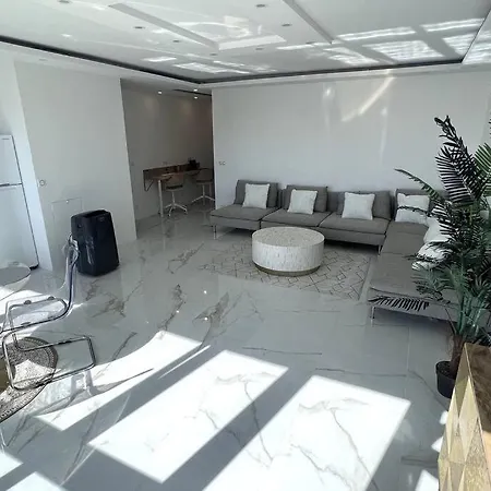 Apartment With Amazing View Of + Parking