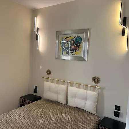 21a Marechal Foch Avenue Champs-elysees