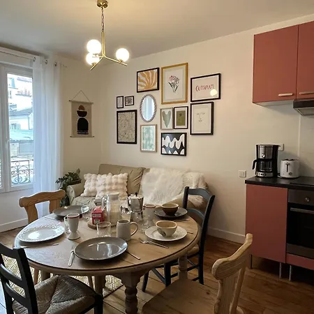 Lovely Haussmannian Flat In Montparnasse