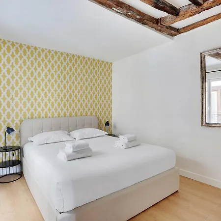 Apartment Montgolfier Paris
