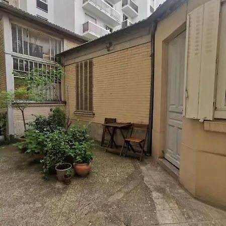 A Nice Little Studio In The Beautiful Paris. Apartment