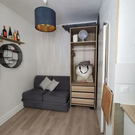 A Nice Little Studio In The Beautiful Paris. Apartment