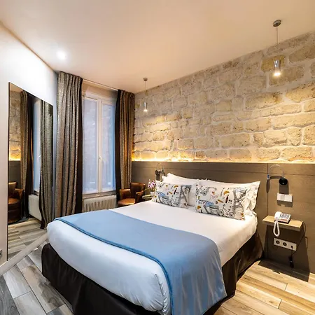 Minerve 3* Paříž