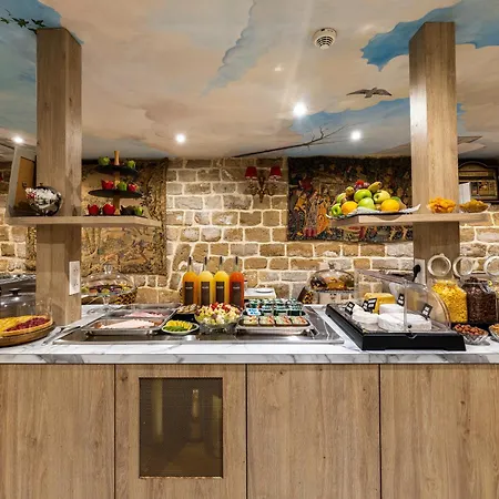 Hotel Minerve 3*