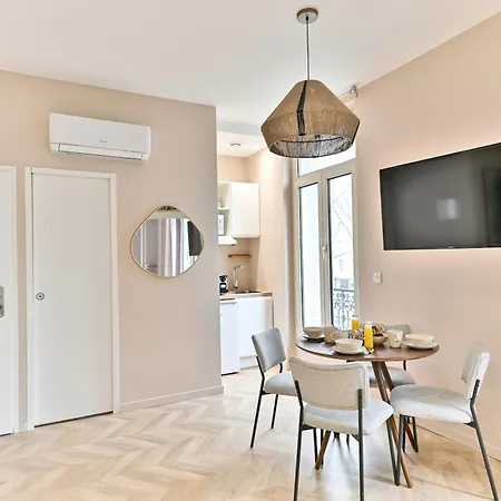 Apartment Proche Parc Monceau - Gourgaud Paris