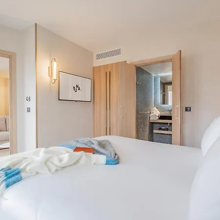 Yuna Porte-maillot - Appart hôtel