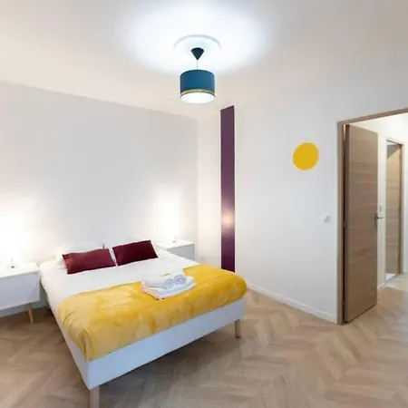 Apartment Nets - Republique